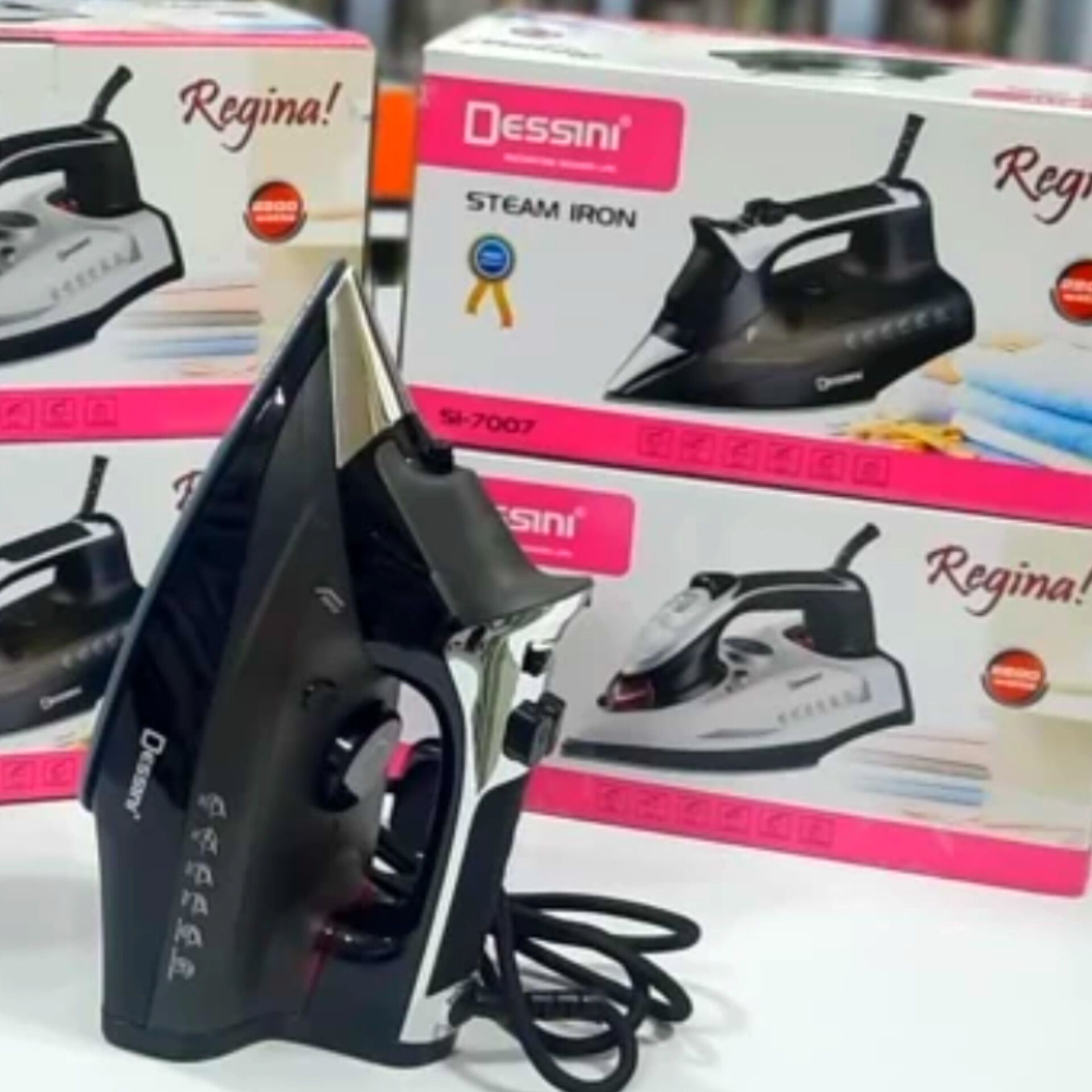اتو بخار حرفه‌ای دسینی مدل Dessini SL - 9009